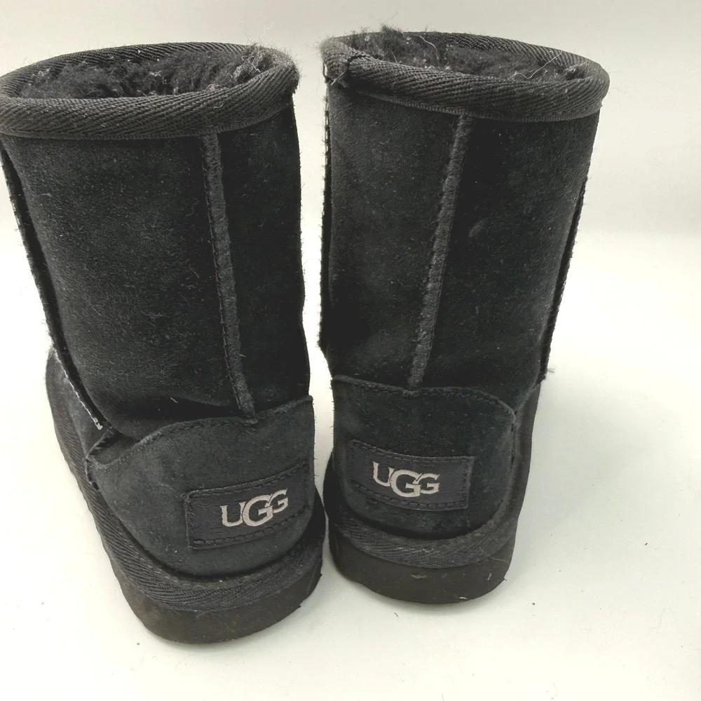 UGG‎ Classic Kids 11 Black Suede Glitter Star Sheepskin Lined Kidcore Cozy